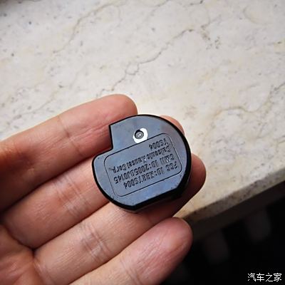 【求助】雨燕1.5遥控钥匙电池怎么更换