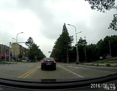 【图】道路上没有左转或直行标识线但有左转红