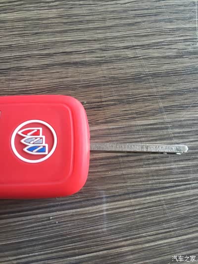 直行和右转一个道,直行是红灯,右转可以走吗?