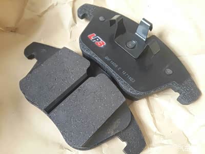 吃饱了撑的,更换金麒麟高碳配方刹车片。_雪铁