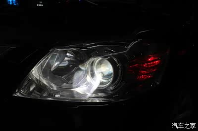 杭州丰田凯美瑞改小糸原装Q5双光透镜!晚上效