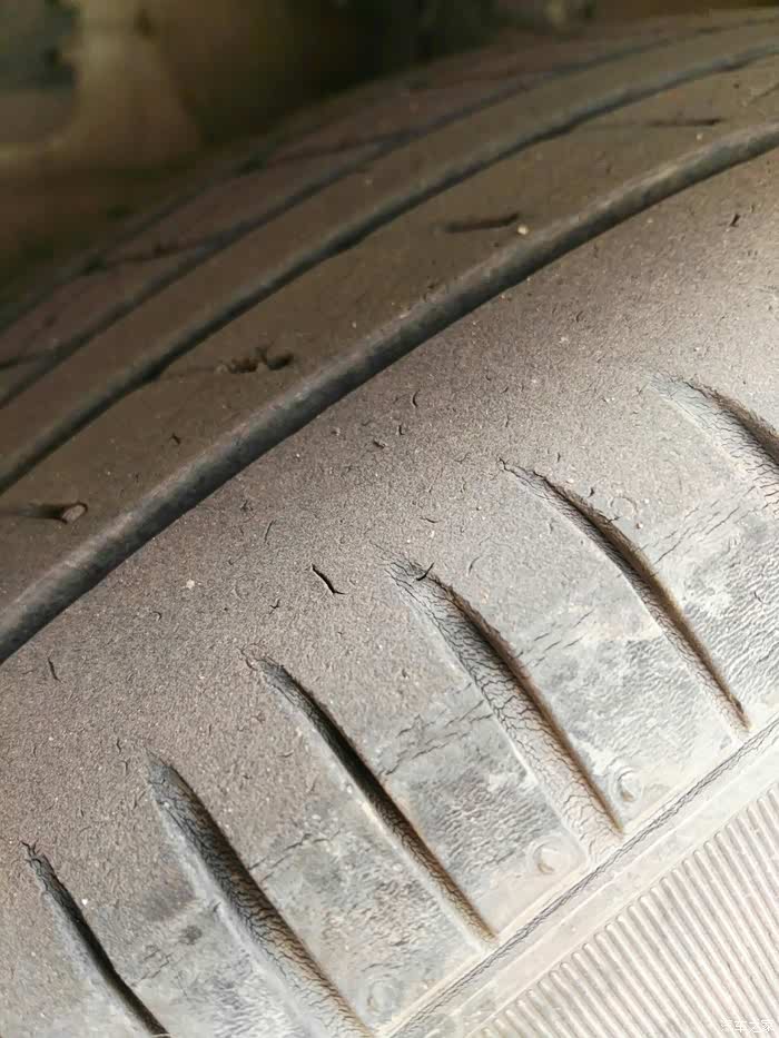 【图】瑞纳跑多少公里换轮胎