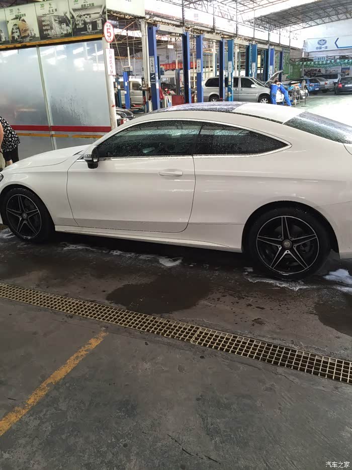 我的奔驰c coupe,遇上c63,对比图