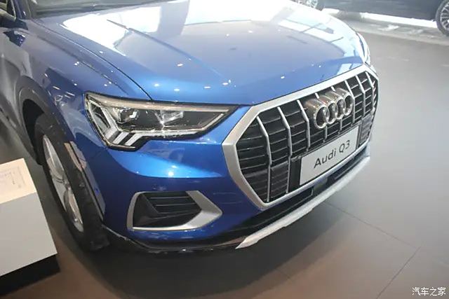 奥迪q3sportback的前脸造型在细节上与q3几乎相同