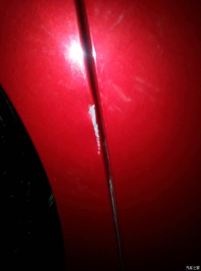 【图】新福克斯后轮上侧擦了一小块,大家帮忙
