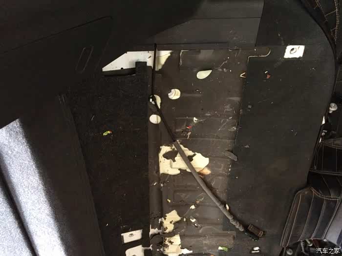 【图】奥迪Q5车内味道大的都过来看看!_奥迪