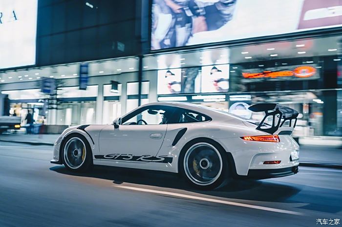 保时捷911 gt3 rs夜色大片!