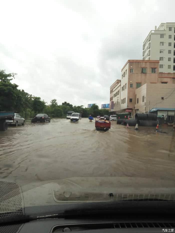 【图】广东台风大雨,到处发大水,关于S6水里行