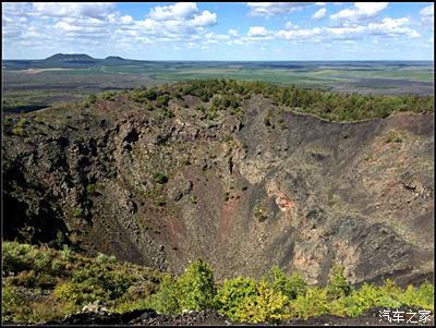 黑山头爬到山顶发现过如此过确实还震撼漫山遍野火山熔岩300年前那场