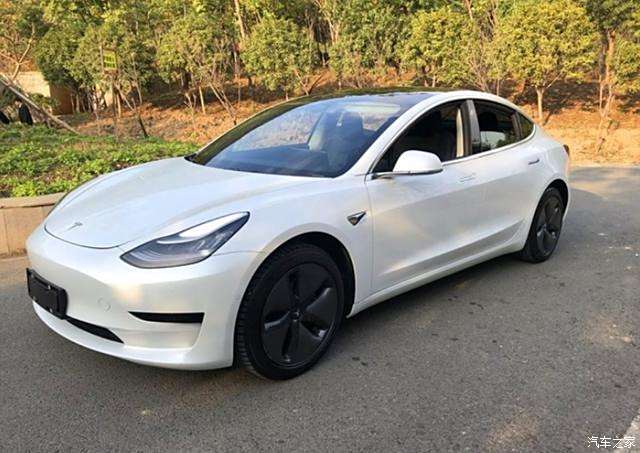 特斯拉model 3,设计理念正好印证了一句名言—大道至简