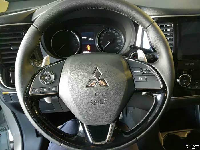 【图】欧蓝德的换挡拨片怎么切换到自动模式?