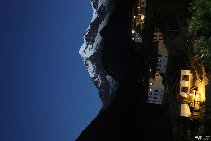 回到雨崩村的第二个夜晚由于太累,也没有体力再跑出去拍照了,在客栈拍