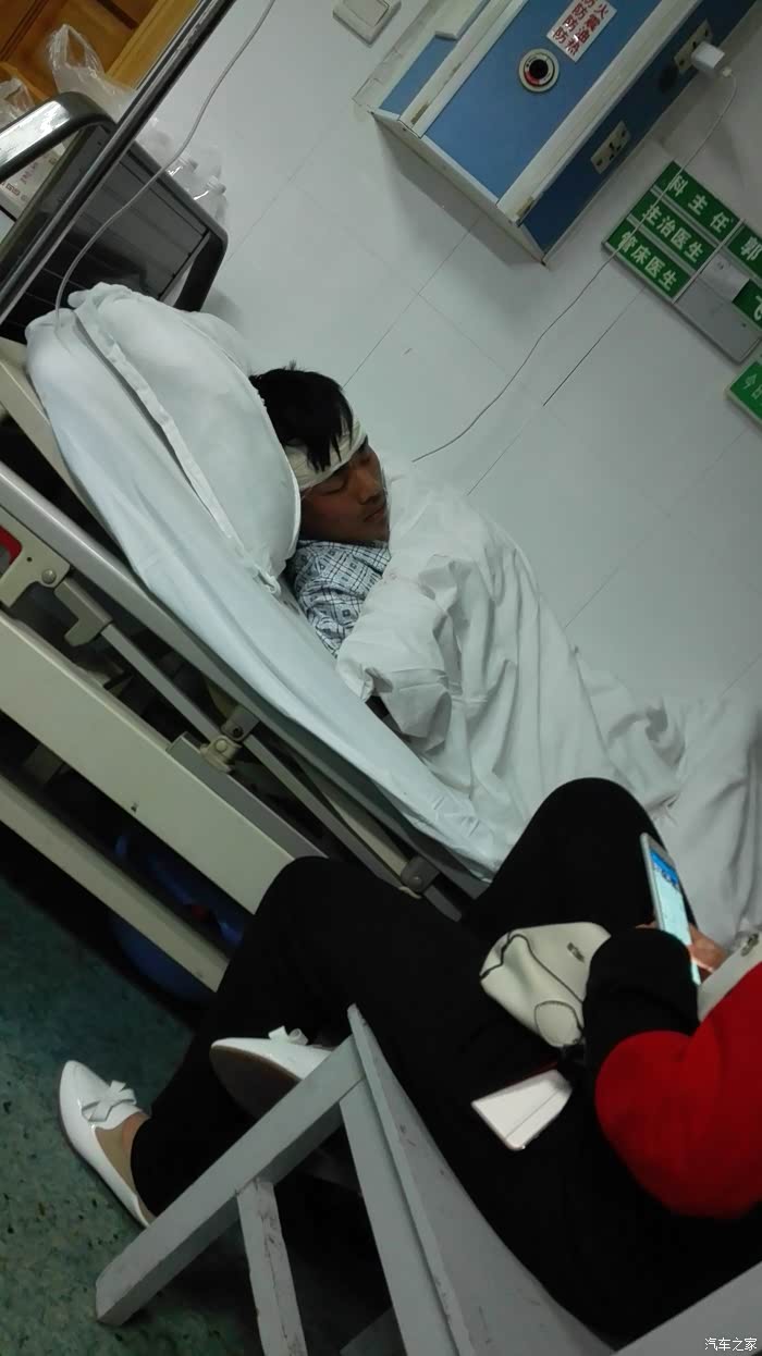 【图】撞人了,问题不大,求助_马自达CX-4论坛