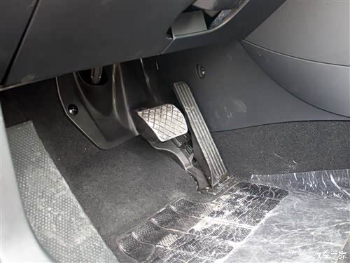 【图】B8迈腾油门踏板