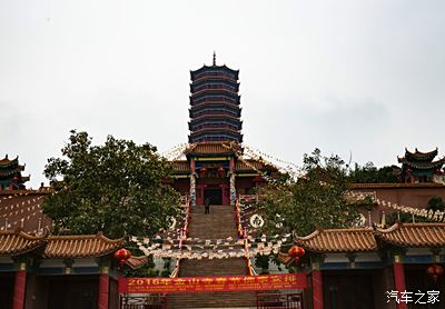 金山寺位于澄迈县城金江镇尖岭东南面背山面水风景别致海南型佛教寺院