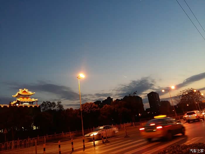 西方媒体对中国的GDP_中国gdp增长图