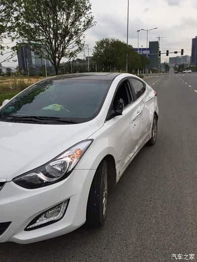 过路口,被无证无牌摩托车侧面撞了。怎么理赔