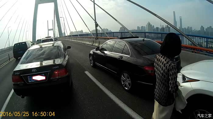 【图】路上偶遇两则:1. 南浦大桥,帅哥戳了美女