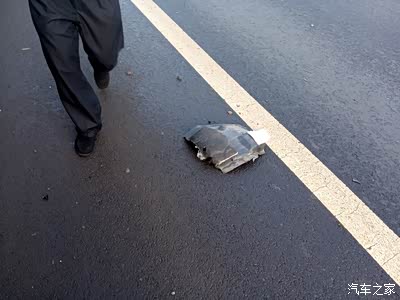 瑞虎5车主遭遇严重的高速交通事故。多图慎入