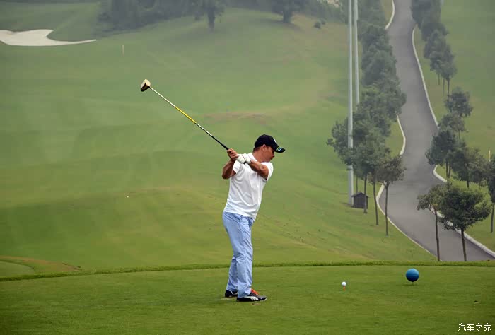 【图】高尔夫球比赛 见到奥运冠军李小双