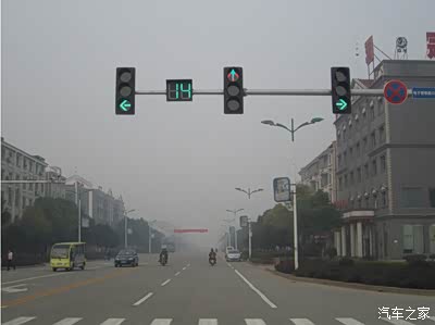 一个路口扣了12分,这样的情况算不按交通信号