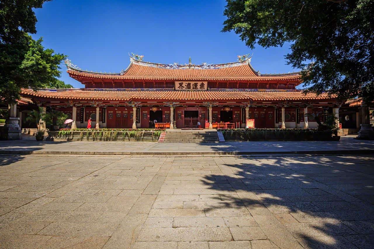 开元寺位福建省泉州市鲤城区西街是中国东南沿海重要的文物古迹