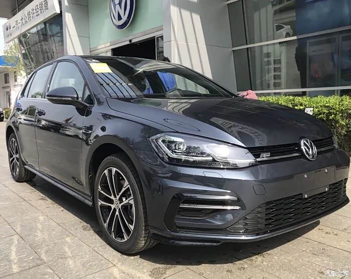 4557 | 回复: 21 高尔夫论坛 2018款r-line达喀尔蓝已定,好似520送给