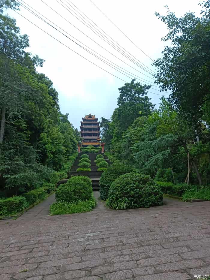 重龙山重龙阁上望古城