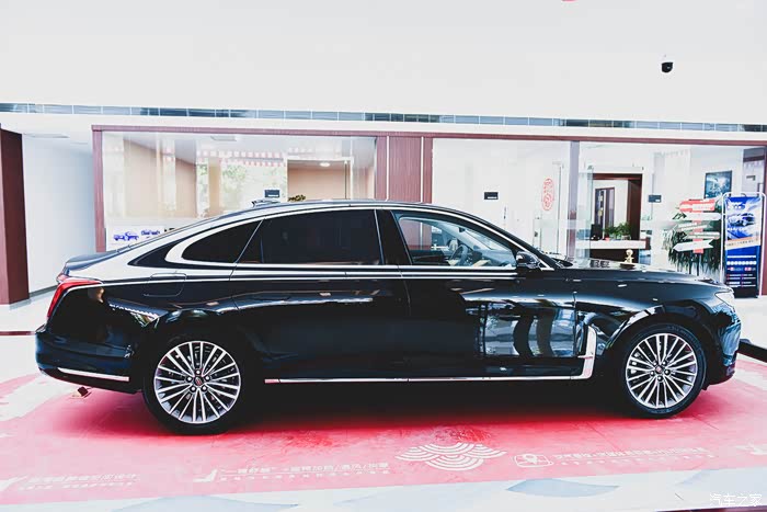 共享旗彩生活9梦成真这就是红旗h9国宾级豪华轿车