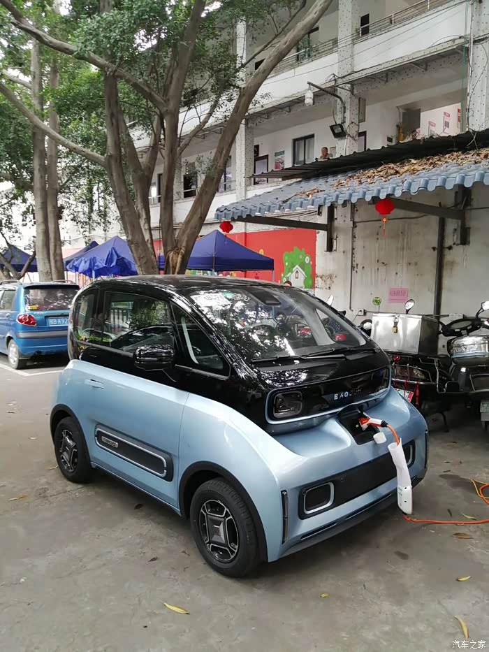 【图】路遇宝骏e300,够动漫_宏光miniev论坛_汽车之家论坛