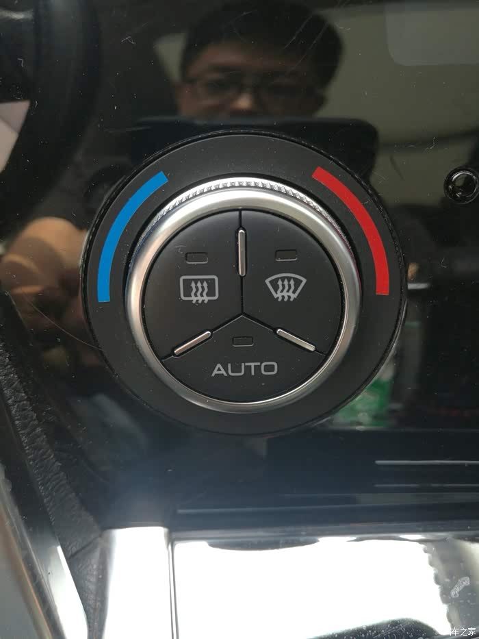 哈弗h7,16款的倒车镜能加热?