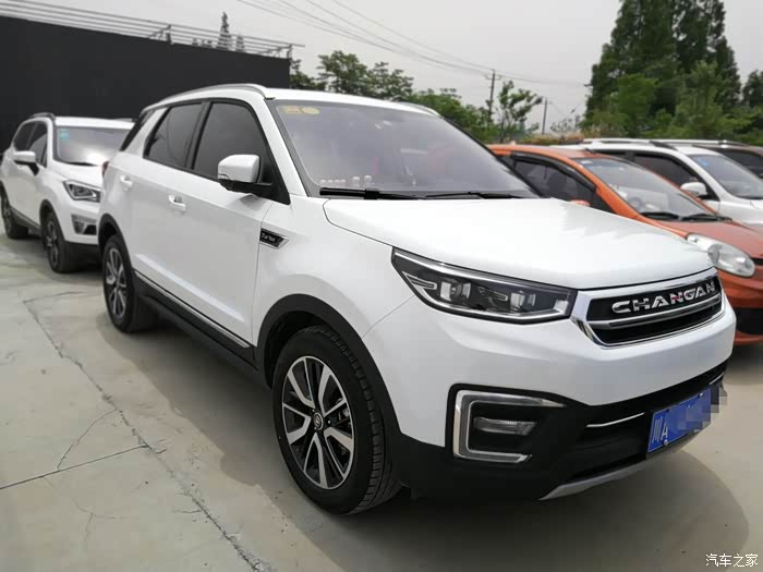 四川长安家族白色cs55外观时尚大气写真集