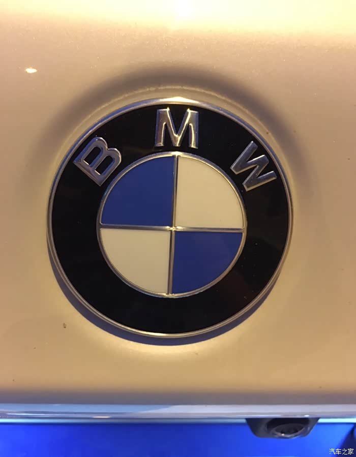蓝天白云梦啊-我算那个幸运的 把宝马从梦里停到车库里(其实x系列后面