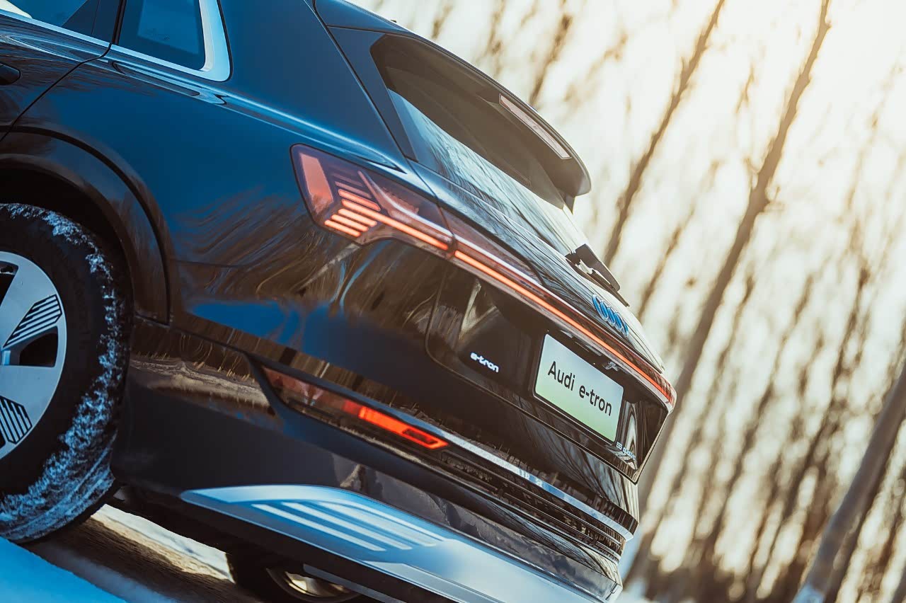 奥迪etron尾灯设计漂亮