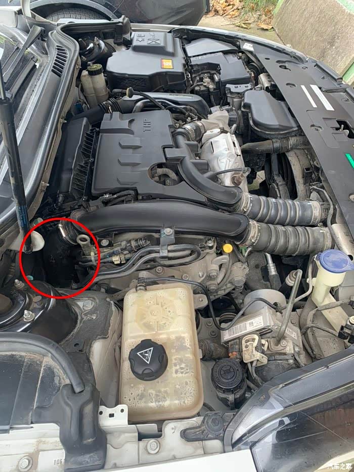 6t的节气门在哪个位置?