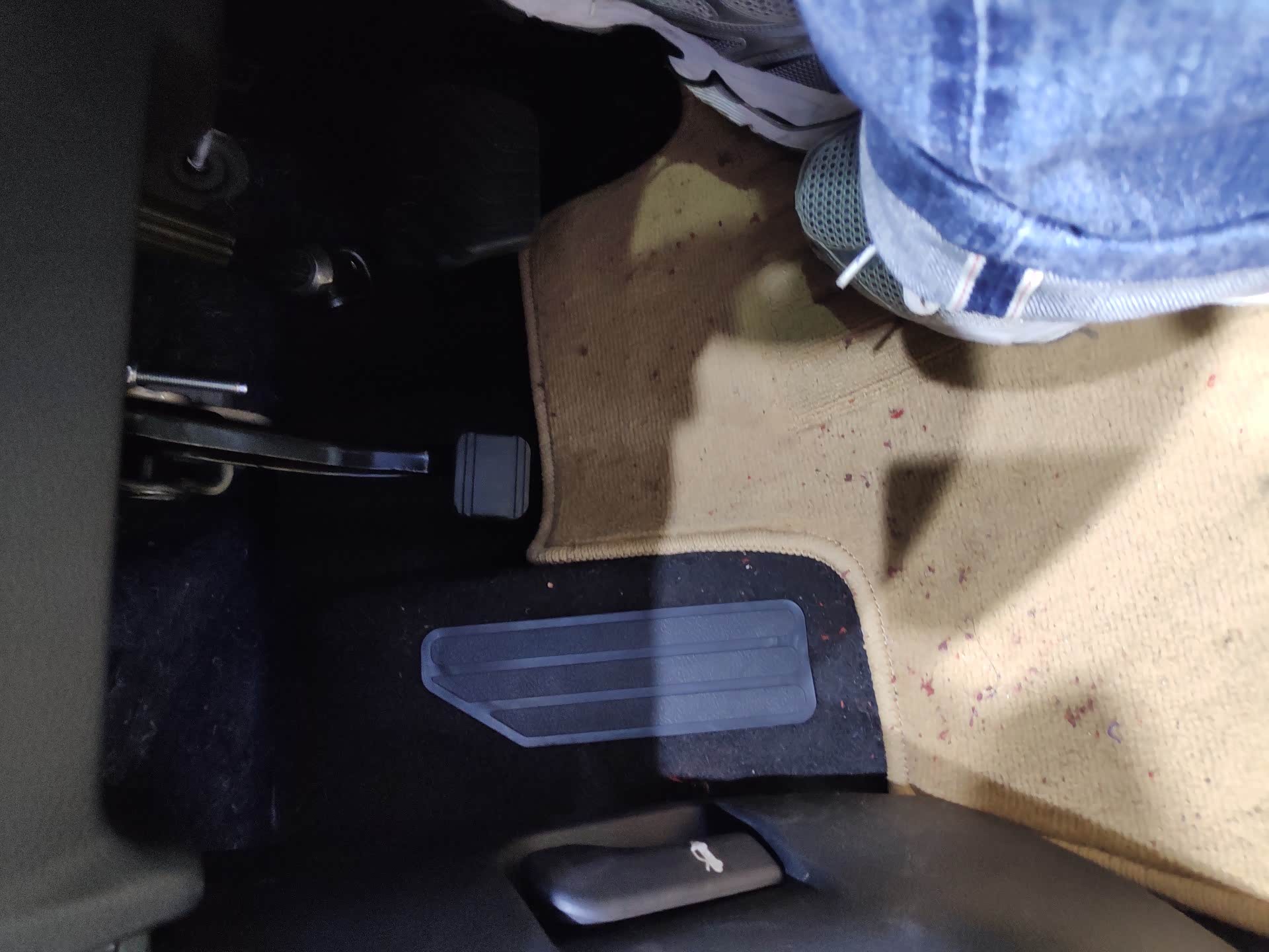 【图】日产的车子手刹_轩逸论坛_汽车之家论坛