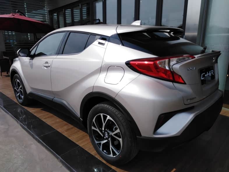 【图】拿走不谢,实拍阳光下的银色chr_丰田c-hr论坛_汽车之家论坛