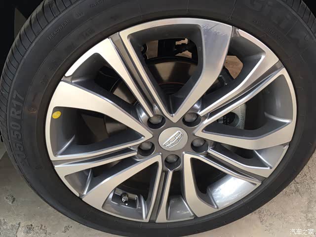 吉利帝豪一万公里用车体验.