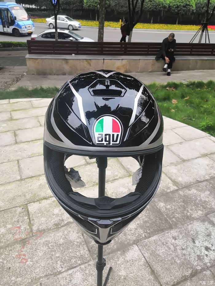 【狂人改色42期】agv头盔修复红条纹改银条个性定制彩绘喷漆