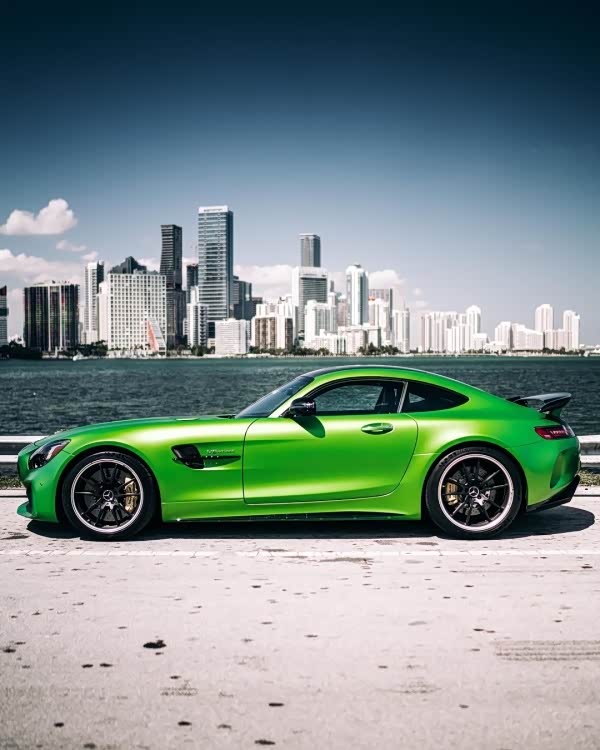 奔驰amg gt r 绿魔,这外观帅到没朋友