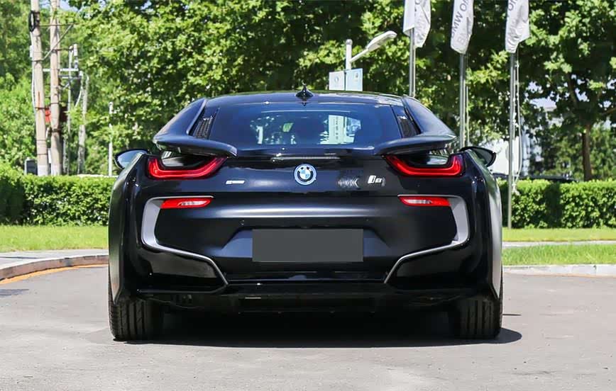 输奥迪r8,甚至和蛮牛跃马相比它都不落下风_宝马i8论坛_汽车之家论坛