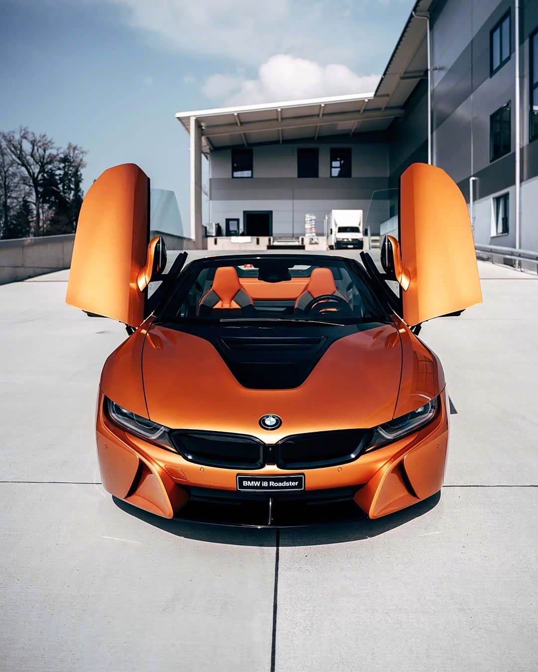 这颜色的宝马i8真的挺帅的.