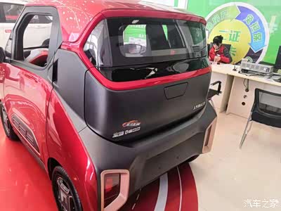 宝骏e200加酷炫具有科技感些在细节设计与传统车型相差比如车门把手