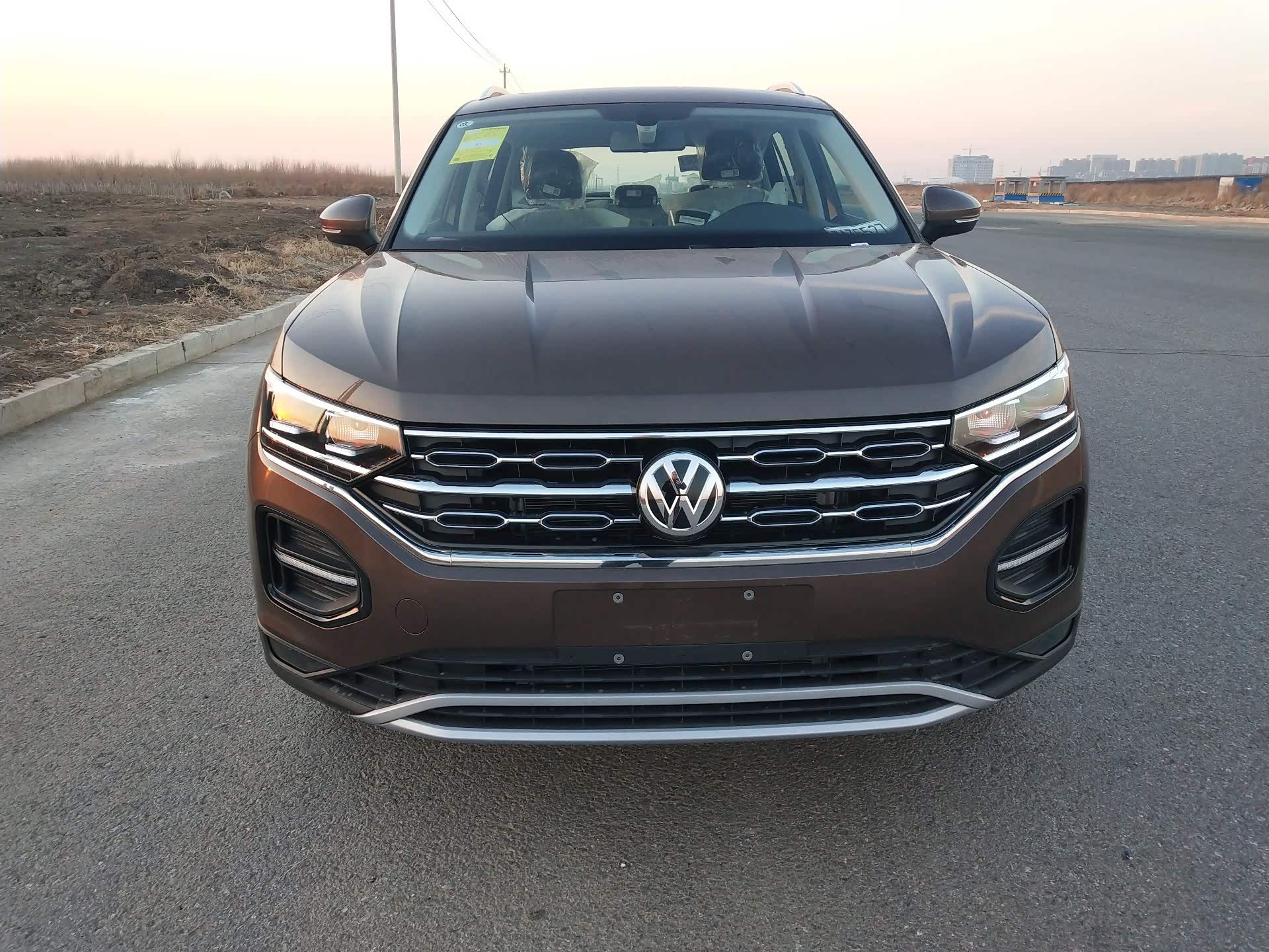 探岳有提马尔斯棕颜色的吗有照片最好