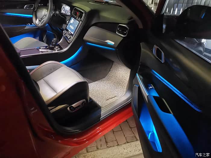 领克01内饰64色氛围灯改装