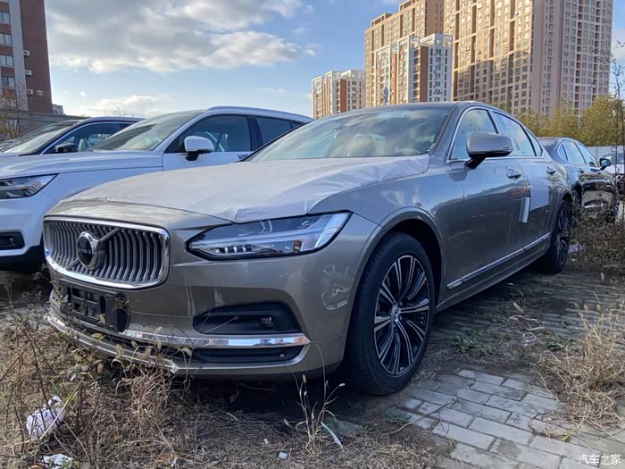 欢迎来到沃的家喜提21款b5智远豪华海岩灰