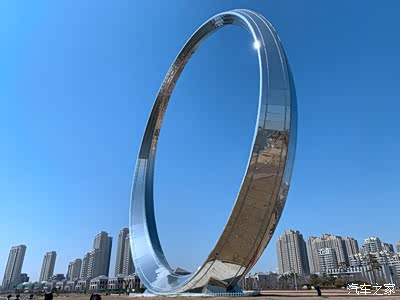 樱花湖的标志性建筑,也可以说时荣成的标志性建筑了