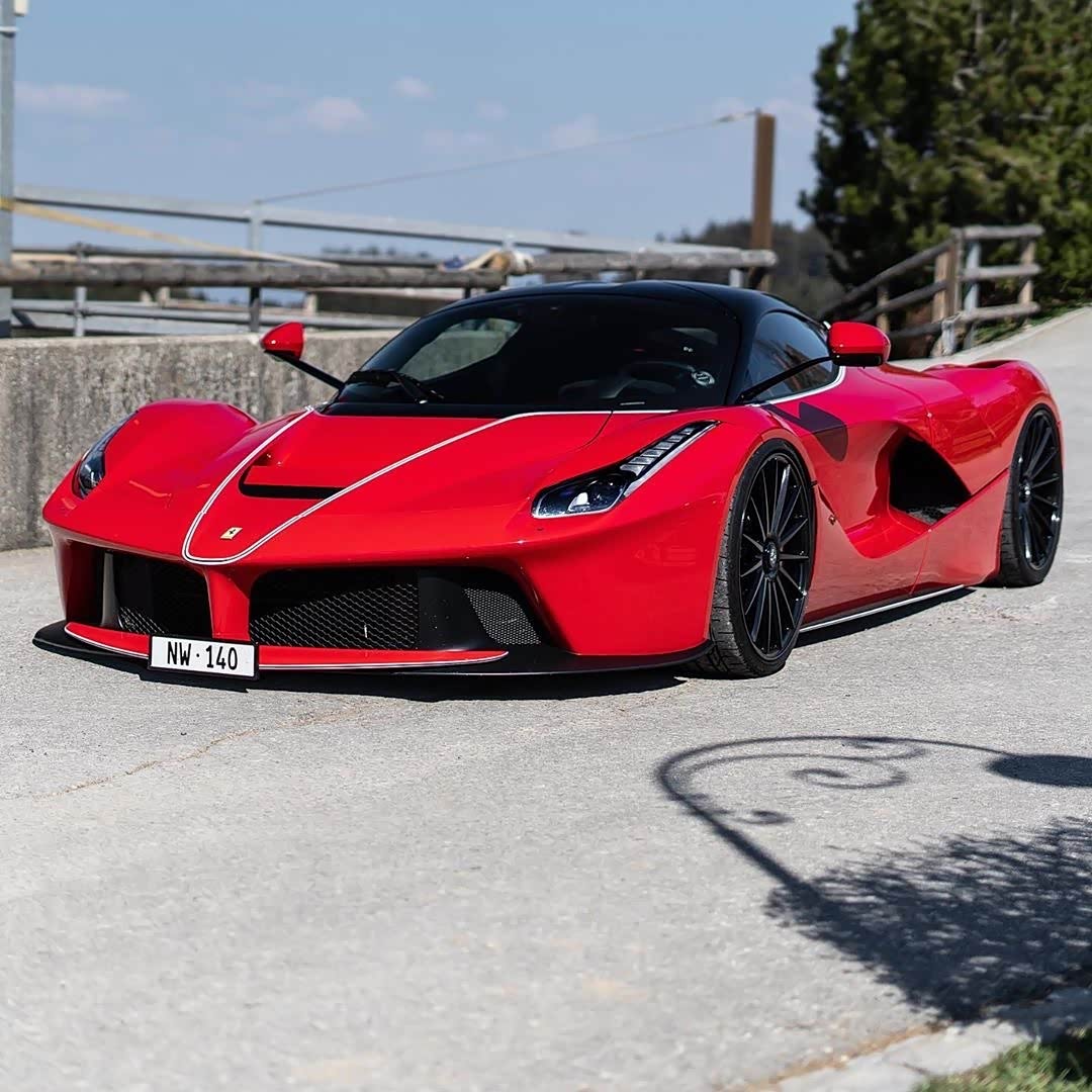 法拉利拉法绝对是经典中的经典.