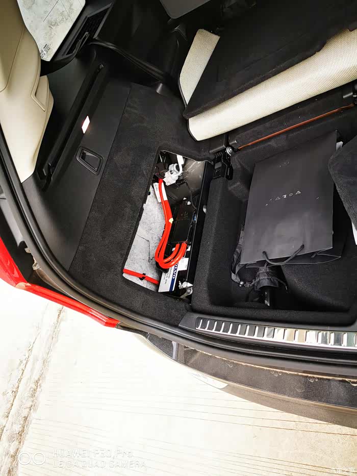 【图】2019款xc90 t6电瓶这么小吗?_沃尔沃xc90论坛_汽车之家论坛