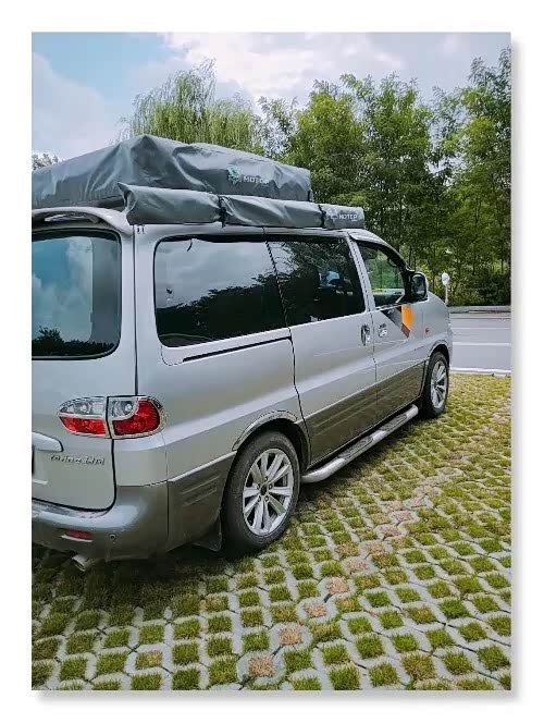 有没有瑞风装脚踏板的效果图